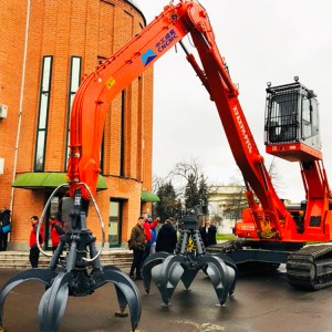 CNCMC—CNMH18_ Material Handler Hydraulic Series