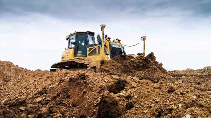 Shantui Helps Improve Saline-Alkali Land in Northeast China