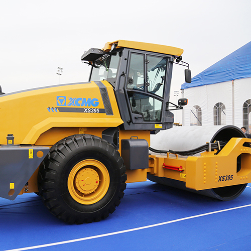 XCMG  XS395 39 ton Full Hydraulic Single Drum Vibratory Soil Compactor Road Roller