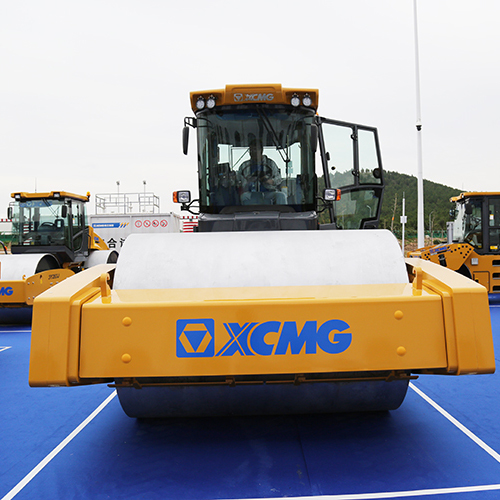XCMG  XS395 39 ton Full Hydraulic Single Drum Vibratory Soil Compactor Road Roller