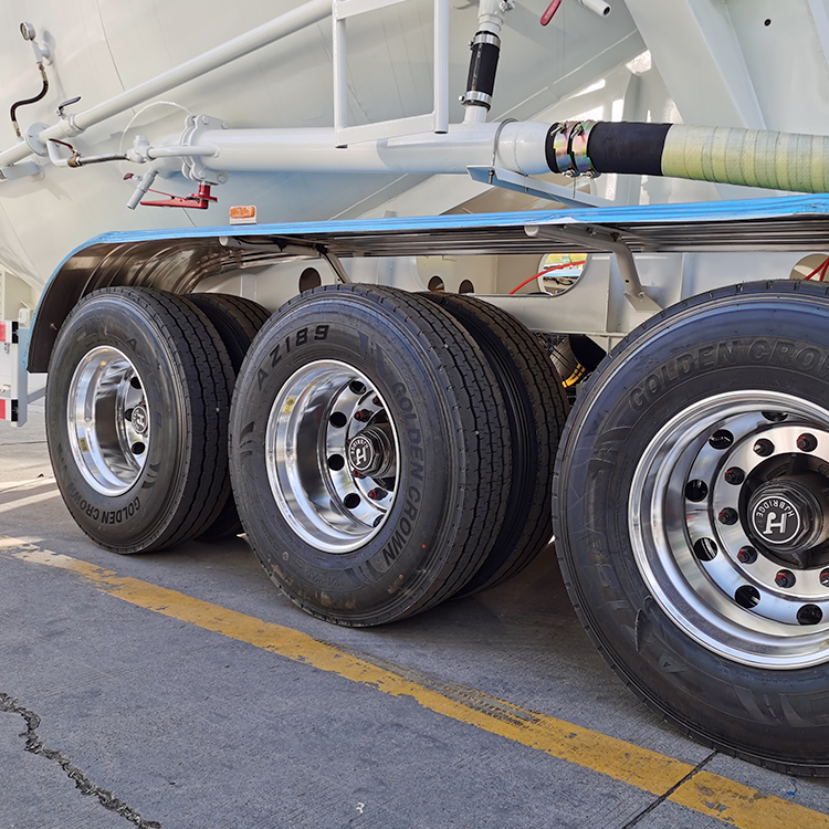 CNCMC 40m3 3 Axles Promotional Dry Powder Silo Transport Tank Bulk Cement Bulker Tanker Trailer