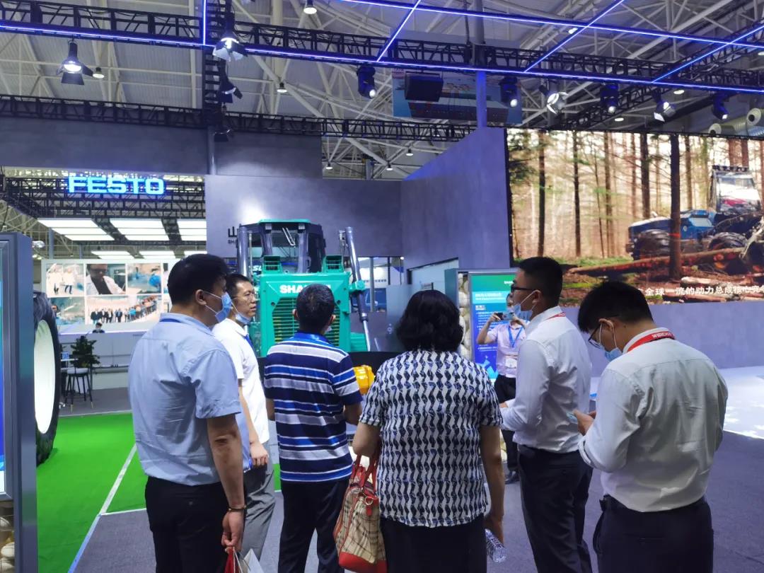 山推携全球首台纯电推土机重磅亮相2021新动能·青岛展览洽谈会-山推新闻-山推股份