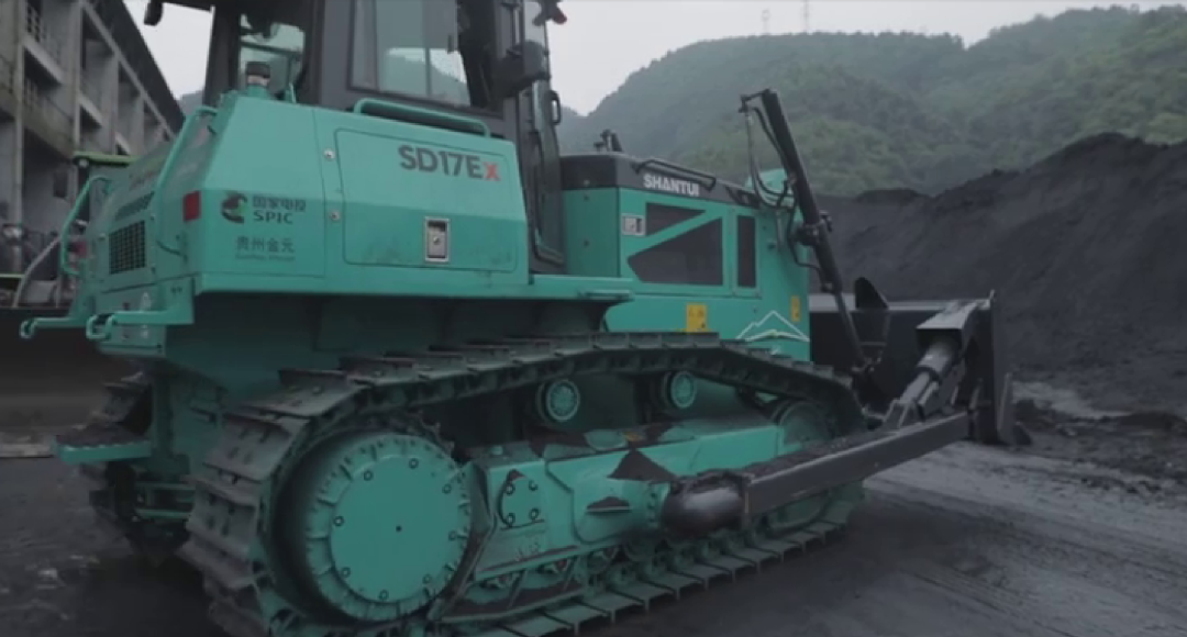 山推携全球首台纯电推土机重磅亮相2021新动能·青岛展览洽谈会-山推新闻-山推股份